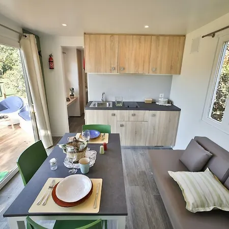 Cottage Beach Vico Caprarola Exterior photo