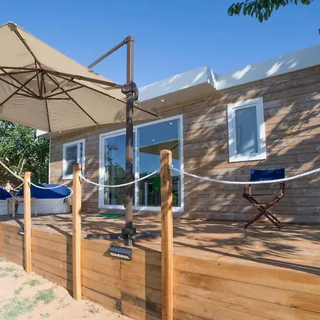 Cottage Beach Vico Caprarola Exterior photo